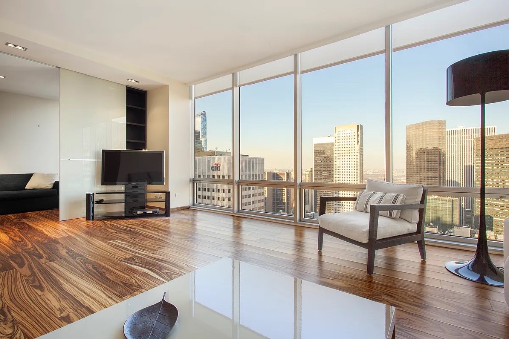 641 5th Avenue 38B, Midtown West, Midtown West, NYC - 2 Bedrooms  
2 Bathrooms  
5 Rooms - 