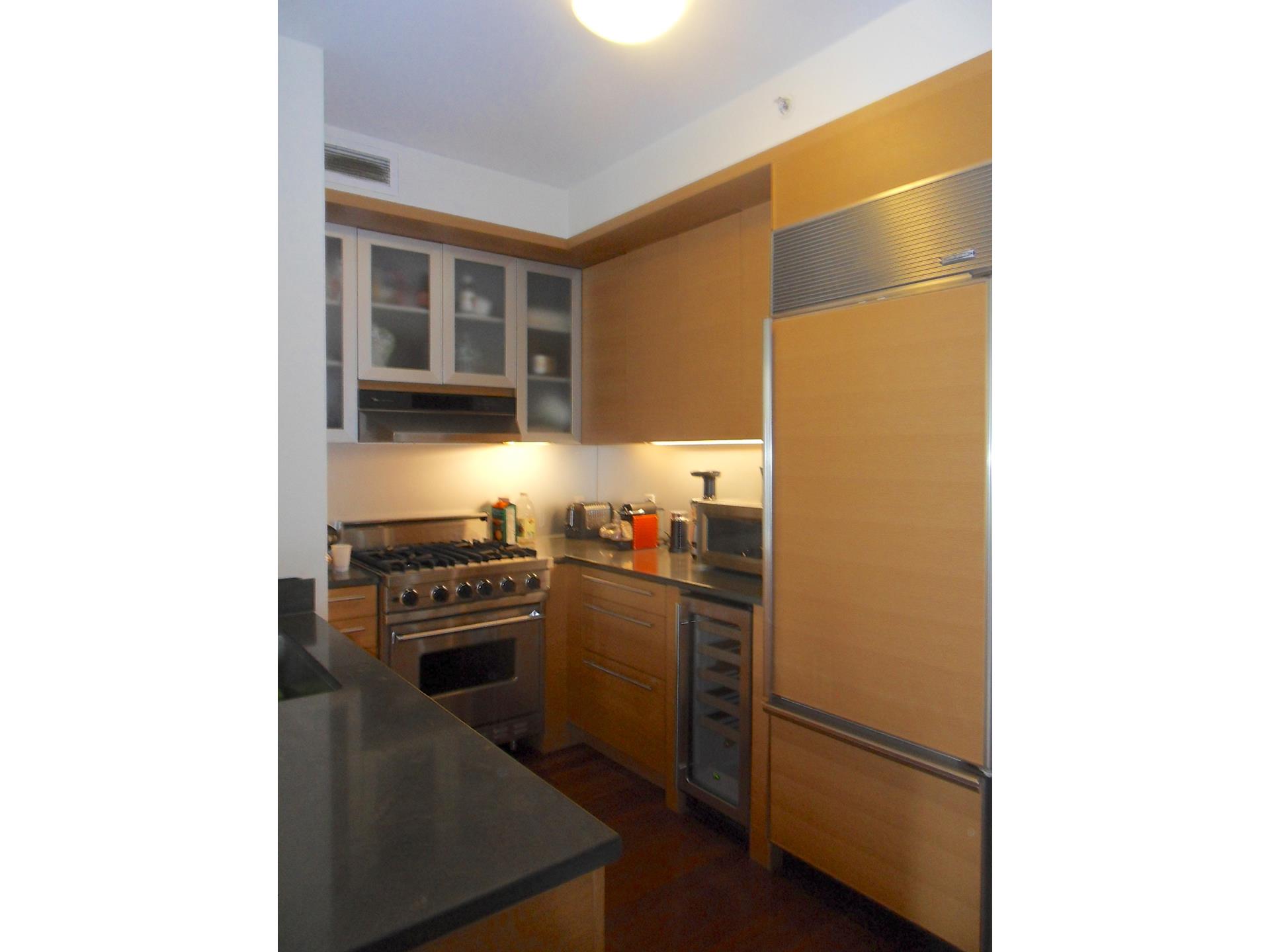 30 West Street 22D, Battery Park City, Downtown, NYC - 1 Bedrooms  
1.5 Bathrooms  
3 Rooms - 