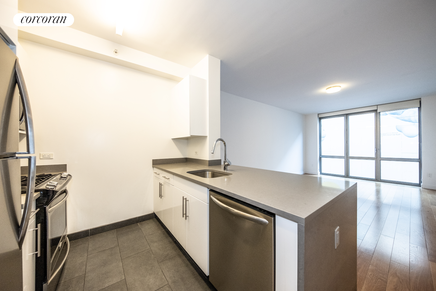 606 West 57th Street 620, Hells Kitchen, Midtown West, NYC - 1 Bedrooms  
1 Bathrooms  
2 Rooms - 