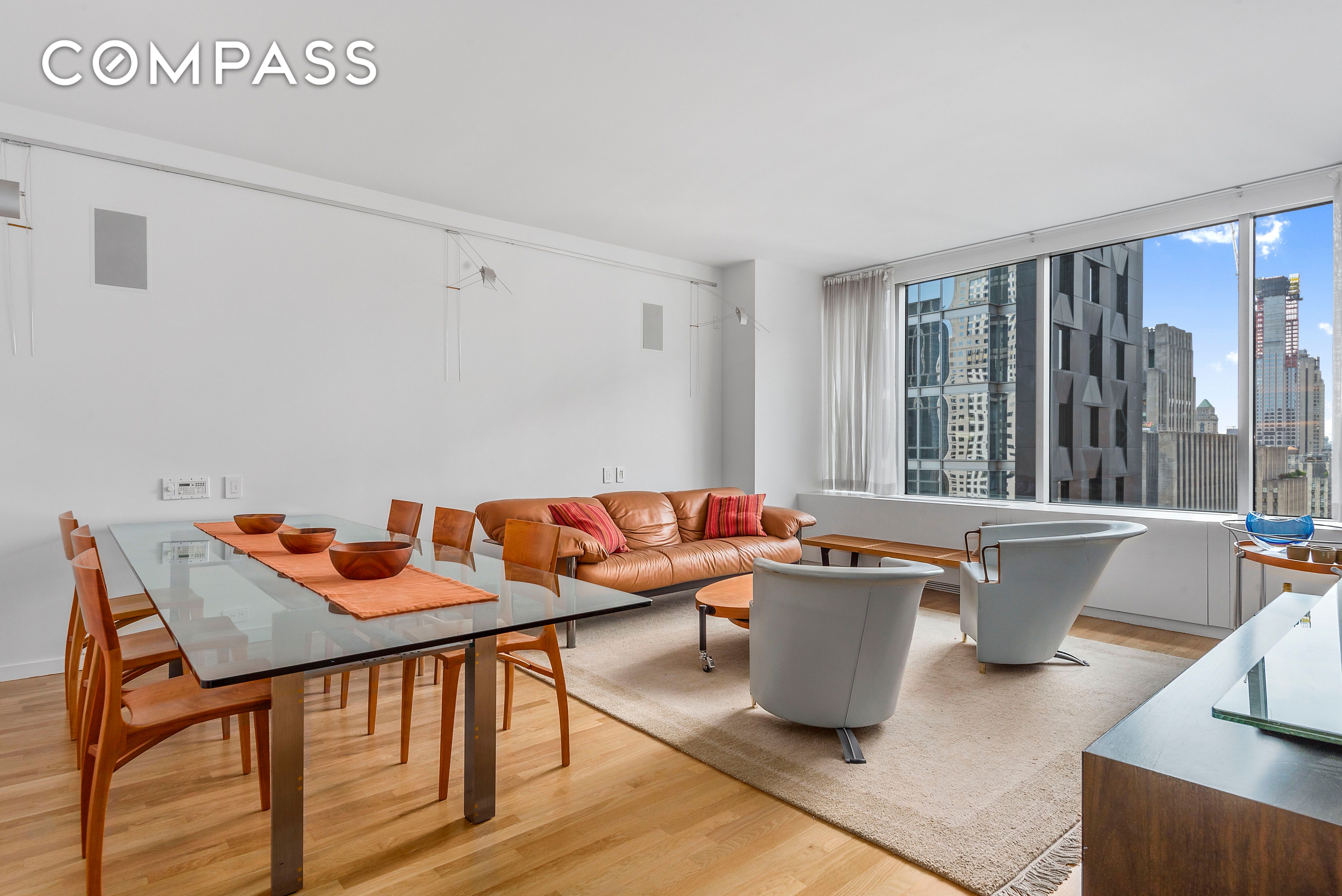 15 West 53rd Street 40C, Midtown Central, Midtown East, NYC - 1 Bedrooms  
1.5 Bathrooms  
4 Rooms - 