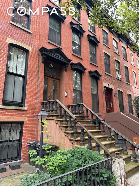 419 Clermont Avenue, Fort Greene, Brooklyn, New York - 5 Bedrooms  
3 Bathrooms  
10 Rooms - 