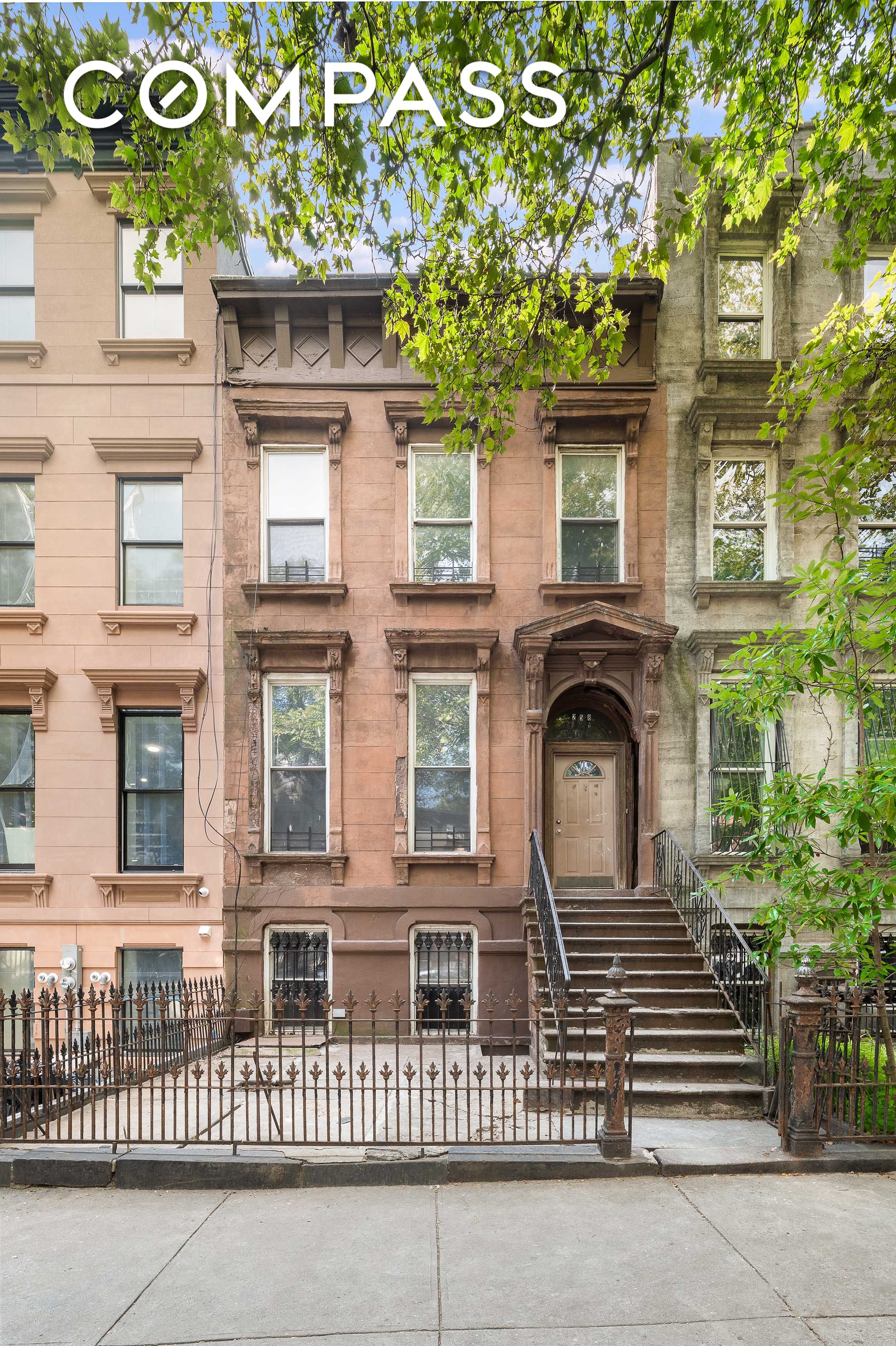 258 Clifton Place, Bedford-Stuyvesant, Brooklyn, New York - 5 Bedrooms  
2 Bathrooms  
12 Rooms - 