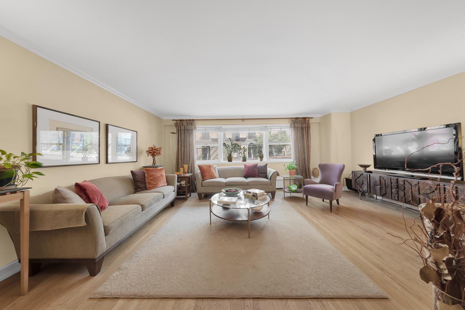 446 East 86th Street 2Ef, Yorkville, Upper East Side, NYC - 3 Bedrooms  
3 Bathrooms  
6 Rooms - 