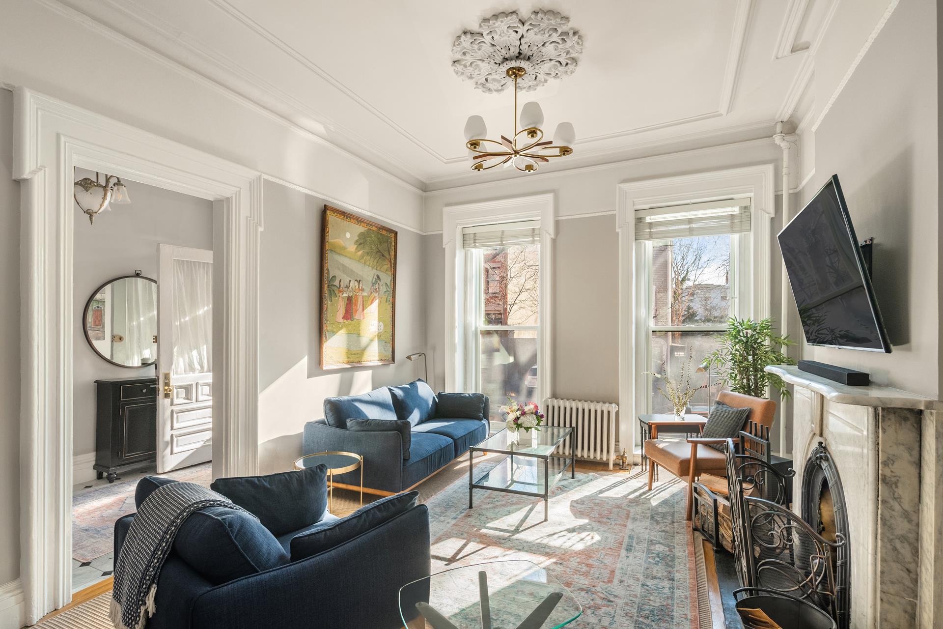 253 Dean Street, Boerum Hill, Brooklyn, New York - 5 Bedrooms  
2.5 Bathrooms  
9 Rooms - 