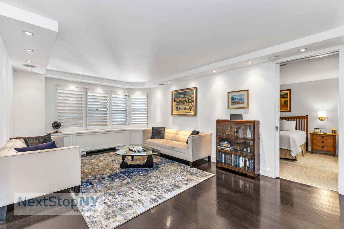 400 East 56th Street 12F, Sutton Place, Midtown East, NYC - 1 Bedrooms  
1.5 Bathrooms  
4 Rooms - 