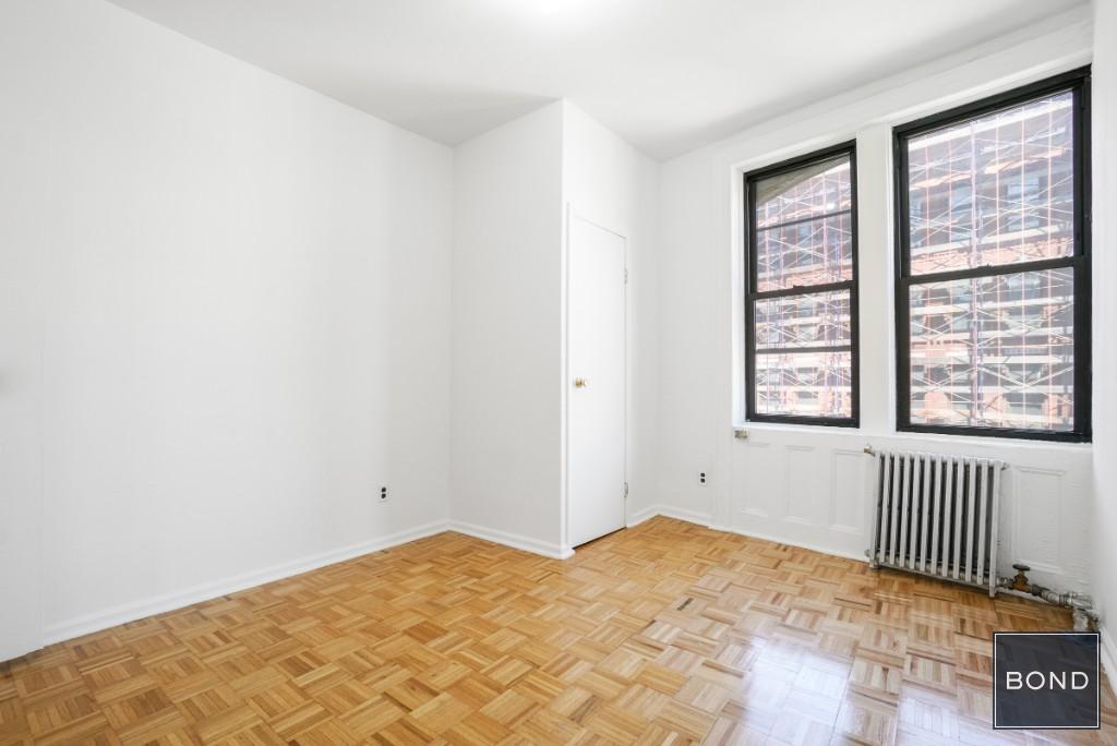 369 Broome Street 23, Lower East Side/Chinatown, Downtown, NYC - 5 Bedrooms  
2 Bathrooms  
7 Rooms - 