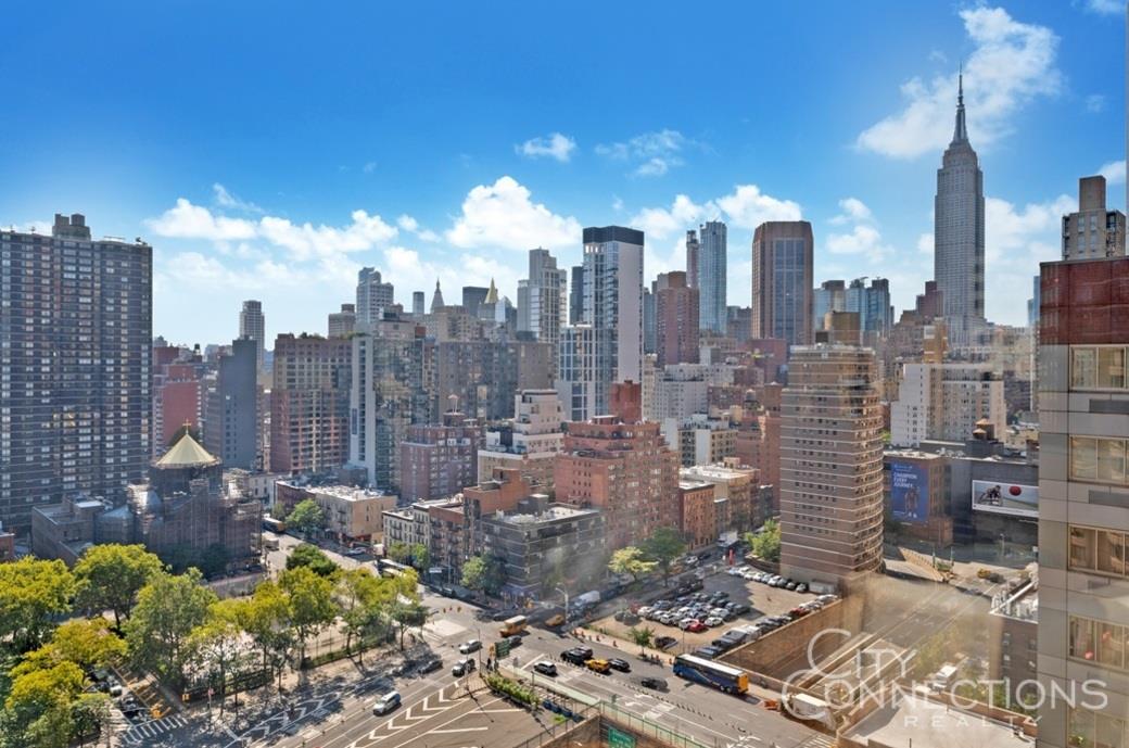 330 East 38th Street 21-D, Murray Hill, Midtown East, NYC - 2 Bedrooms  
2 Bathrooms  
4 Rooms - 