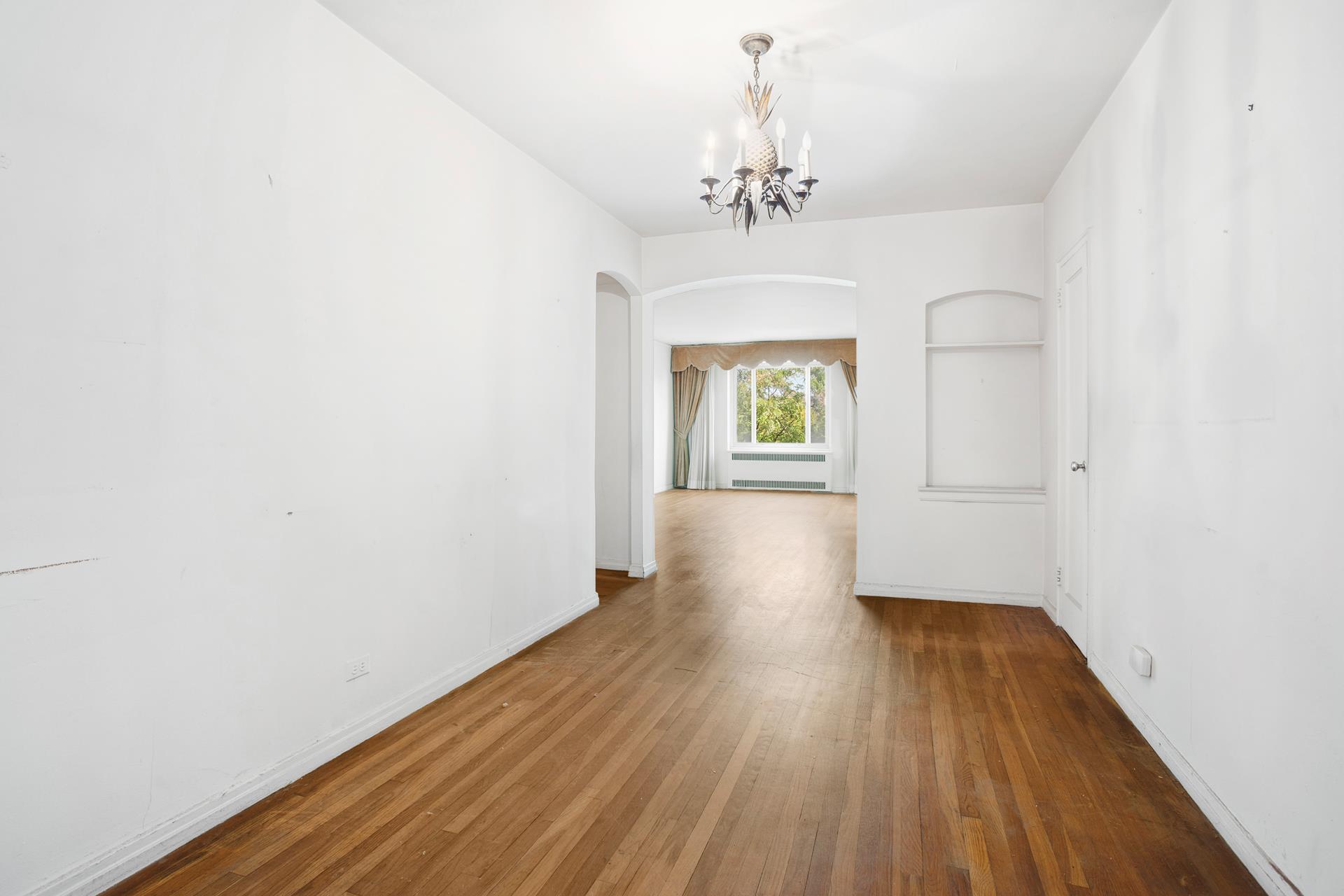 520 East 90th Street 5K, Yorkville, Upper East Side, NYC - 2 Bedrooms  
2 Bathrooms  
5 Rooms - 