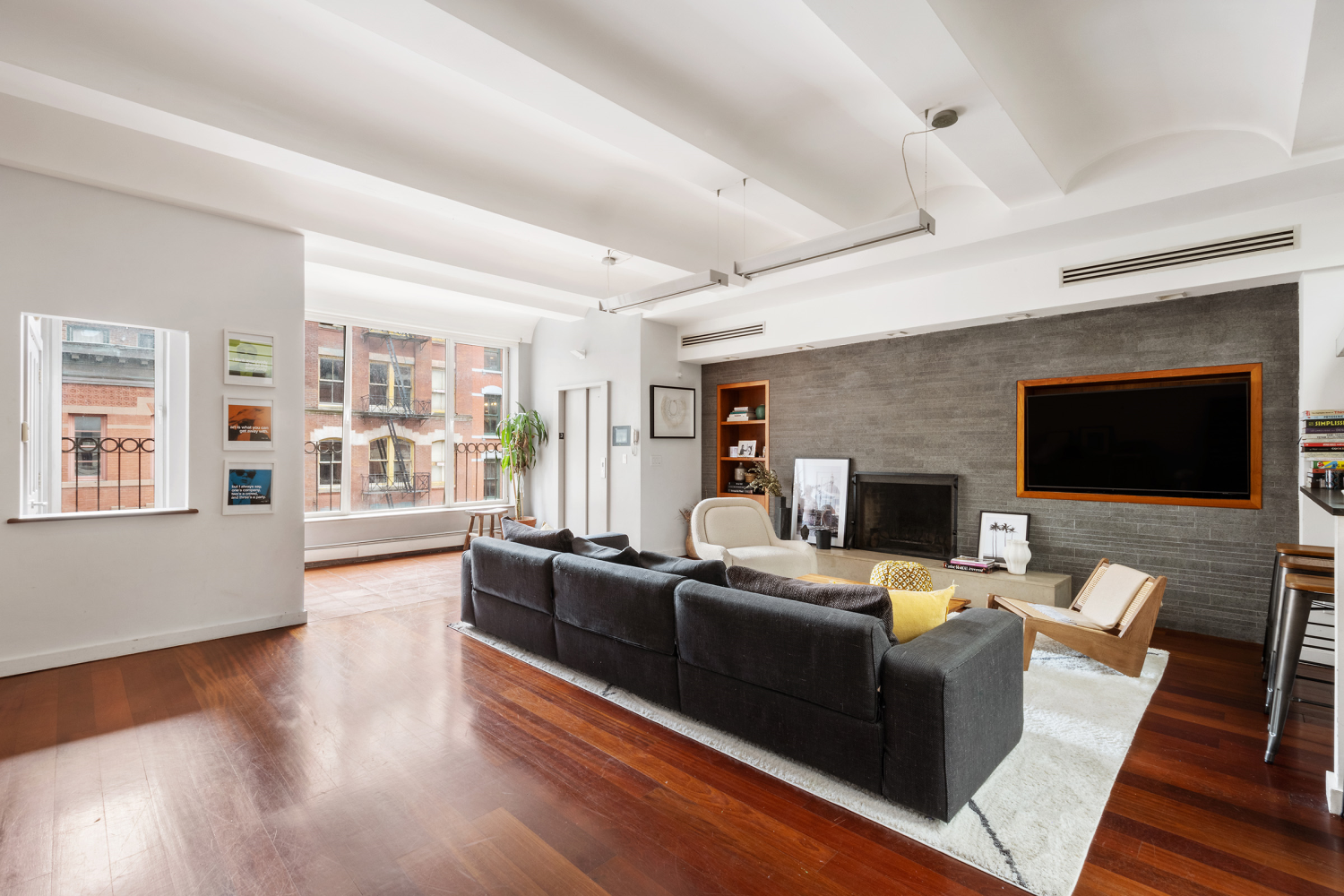 176 Franklin Street Penthouse, Tribeca, Downtown, NYC - 3 Bedrooms  
2 Bathrooms  
7 Rooms - 