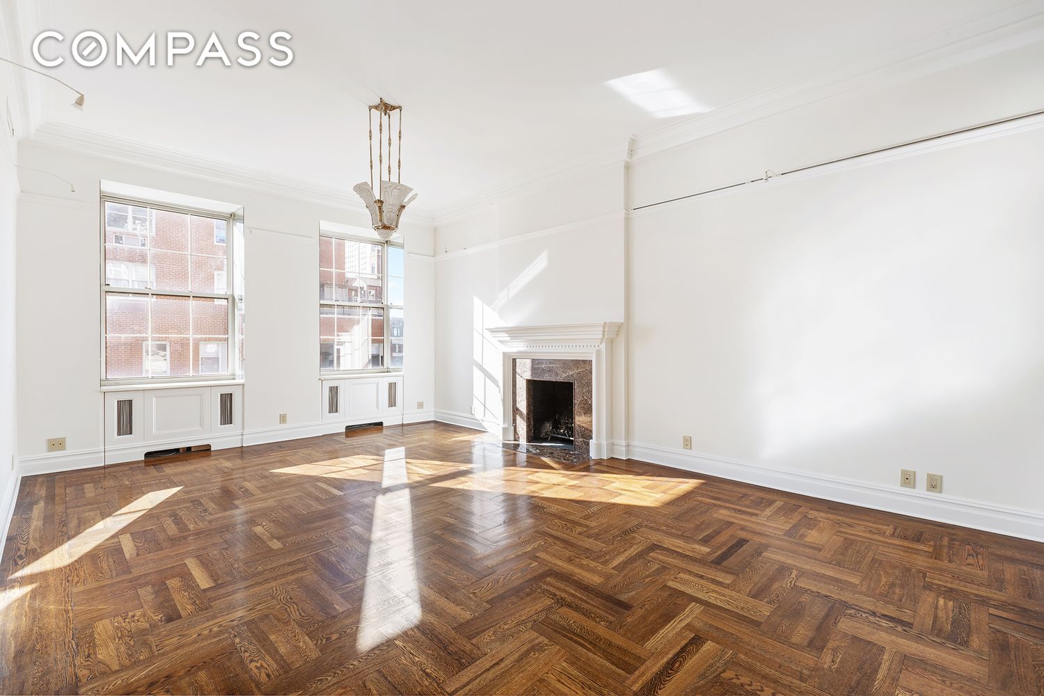 30 Sutton Place 14B, Sutton Place, Midtown East, NYC - 2 Bedrooms  
2.5 Bathrooms  
5 Rooms - 