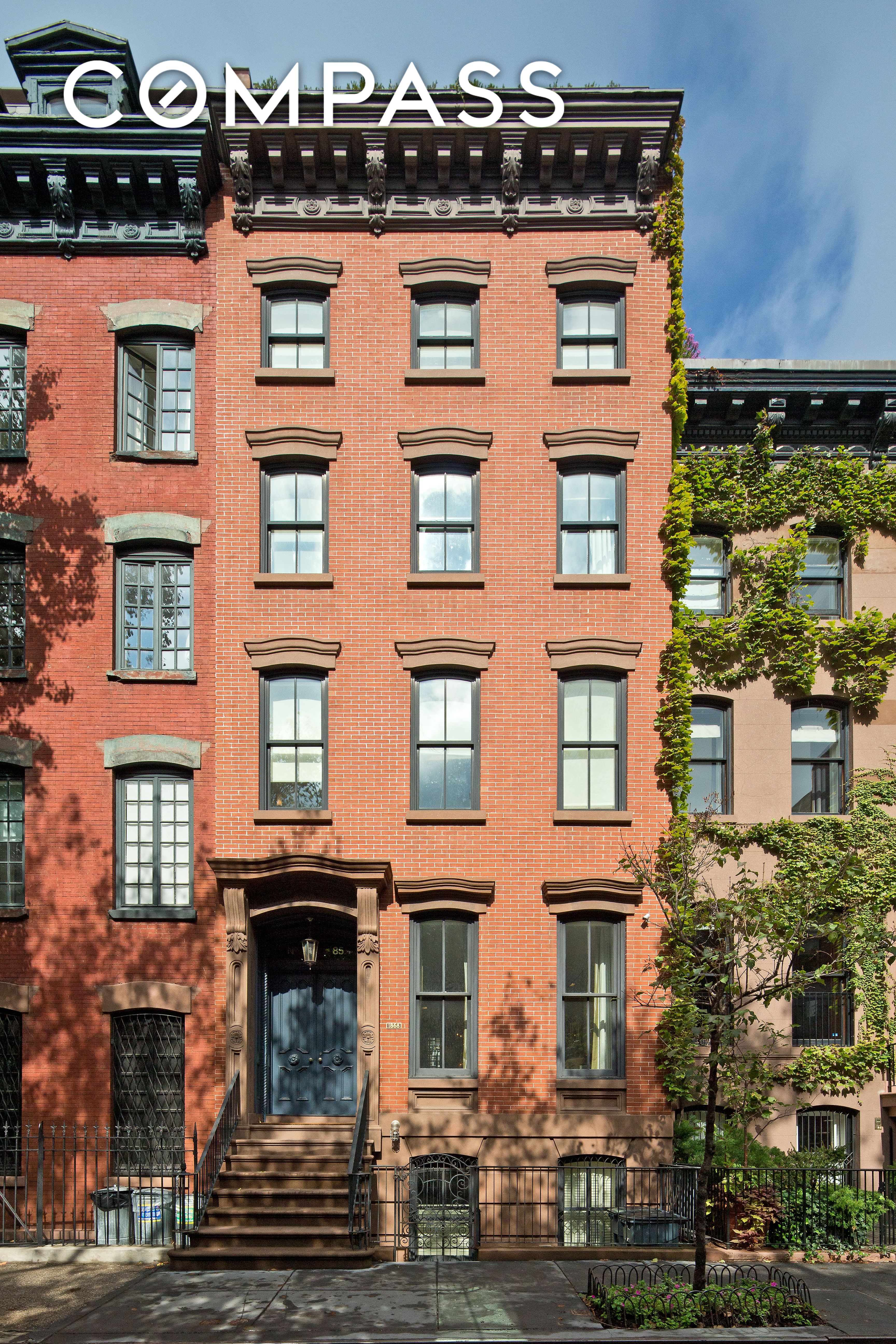 85 Charles Street, West Village, Downtown, NYC - 5 Bedrooms  
4.5 Bathrooms  
10 Rooms - 