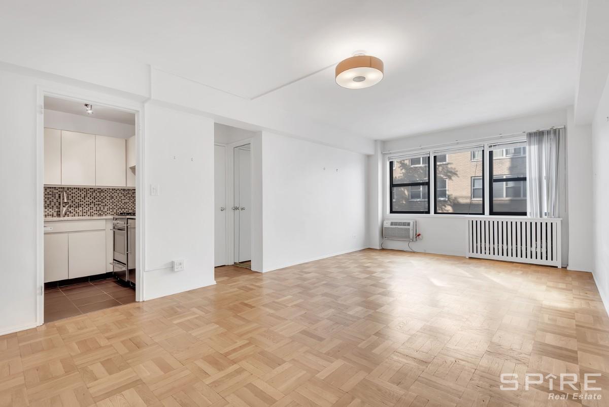 Photo 1 of 333 East 75th Street 7J, Upper East Side, NYC, $385,000, Web #: 1088006687