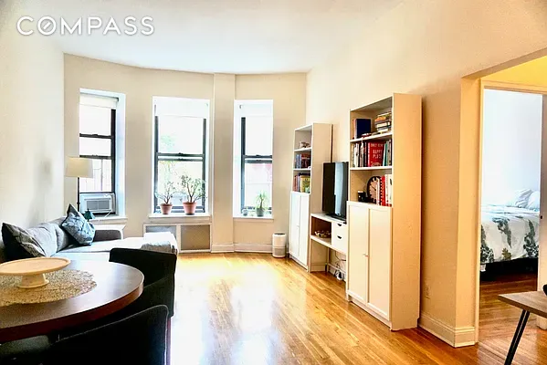 30 East 95th Street 2E, Upper East Side, Upper East Side, NYC - 1 Bedrooms  
1 Bathrooms  
4 Rooms - 