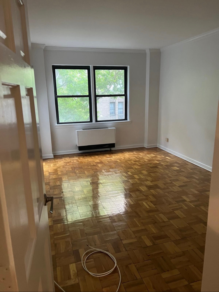 Photo 1 of 240 East 46th Street 4D, Midtown East, NYC, $4,000, Web #: 1088083864