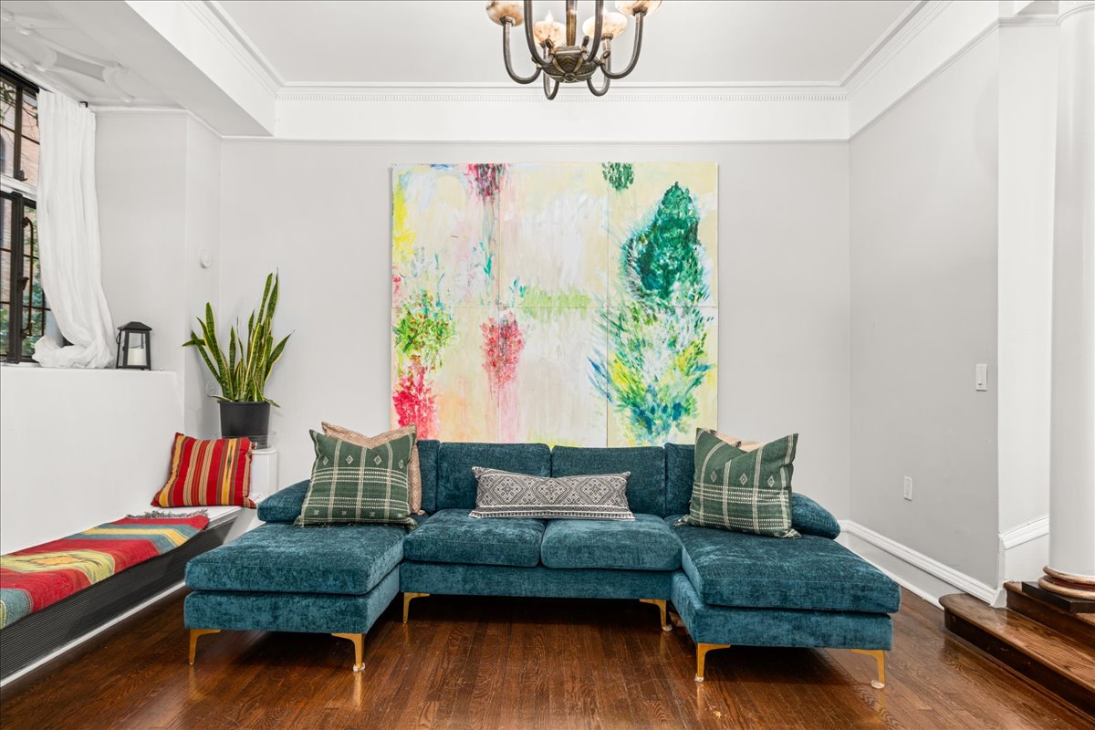 1 West 67th Street 2E, Lincoln Square, Upper West Side, NYC - 2 Bedrooms  
1.5 Bathrooms  
7 Rooms - 