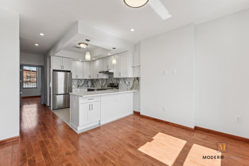 Photo 1 of 10-57 50th Avenue 3, Long Island City, New York, $5,350, Web #: 1088120004