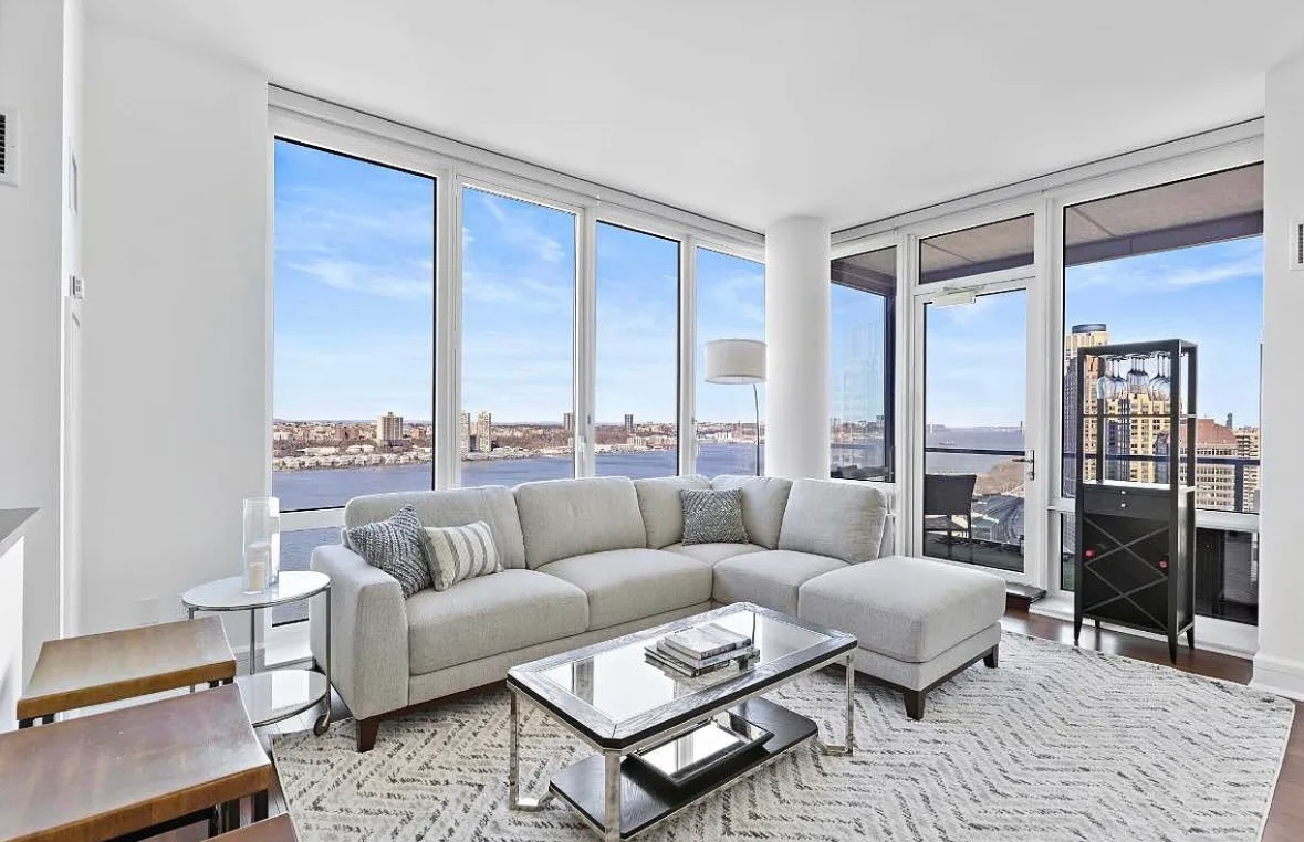 60 Riverside Boulevard 3001, Lincoln Square, Upper West Side, NYC - 3 Bedrooms  
3 Bathrooms  
6 Rooms - 