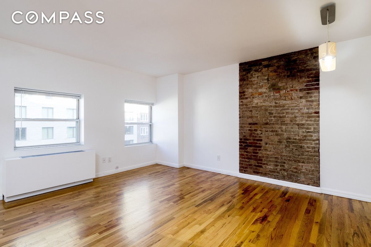 Photo 1 of 350 West 14th Street 5F, West Village, NYC, $4,600, Web #: 1088203031