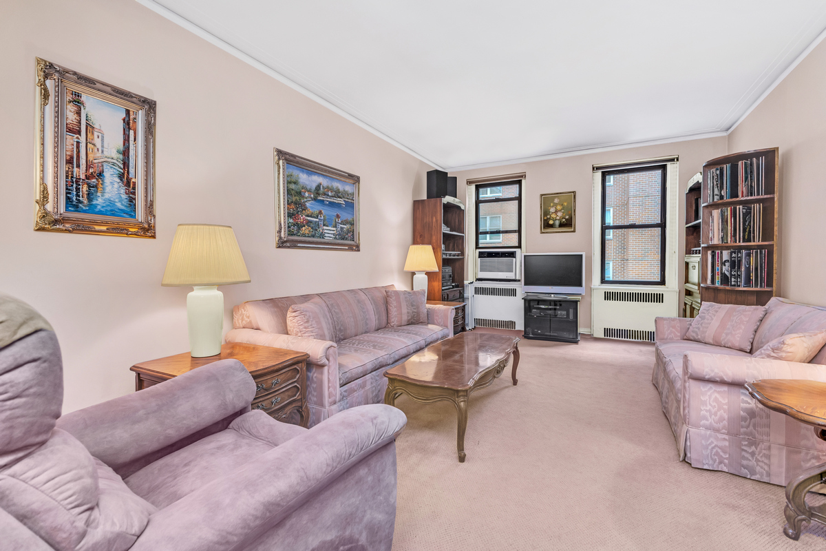 350 East 77th Street 5D, Lenox Hill, Upper East Side, NYC - 1 Bedrooms  
1 Bathrooms  
4 Rooms - 