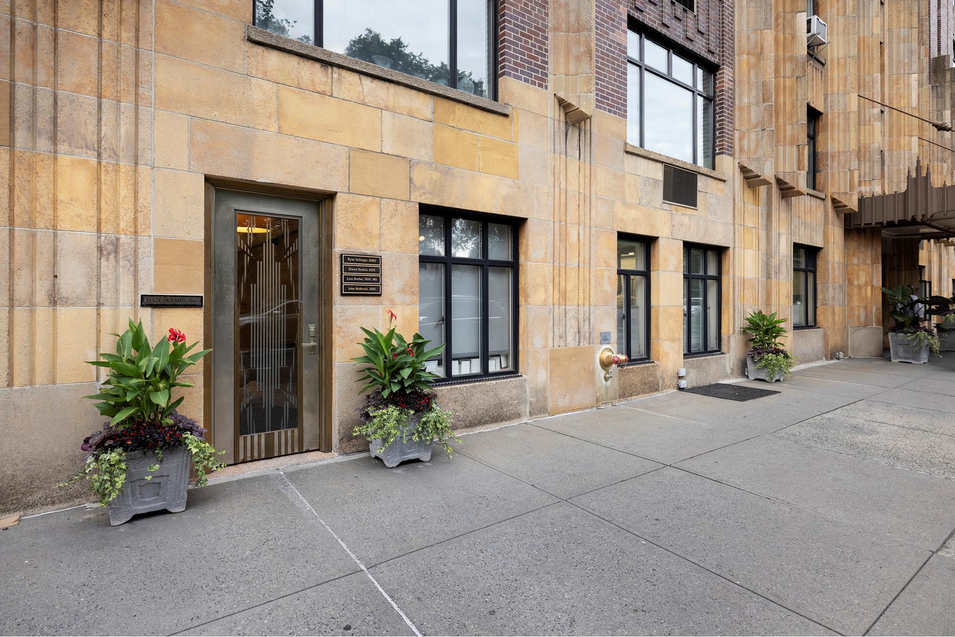 55 Central Park 1E, Lincoln Square, Upper West Side, NYC - 1.5 Bathrooms  
5 Rooms - 