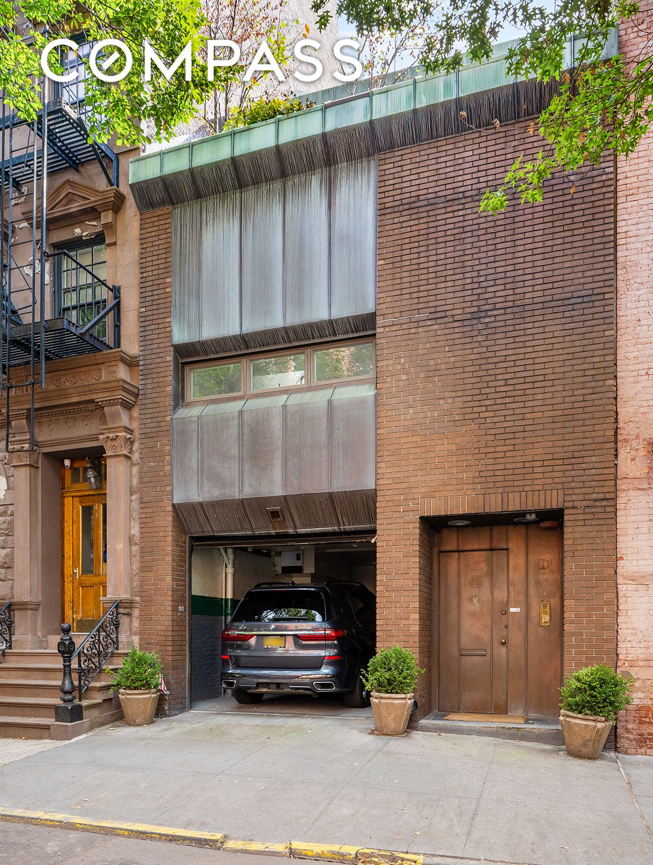 48 Bank Street, West Village, Downtown, NYC - 4 Bedrooms  
3.5 Bathrooms  
12 Rooms - 