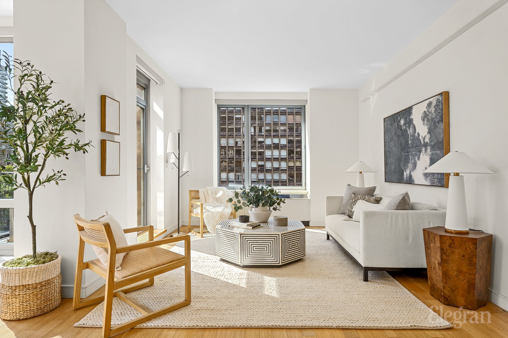 303 East 33rd Street 8-G, Kips Bay, Midtown East, NYC - 2 Bedrooms  
2 Bathrooms  
5 Rooms - 