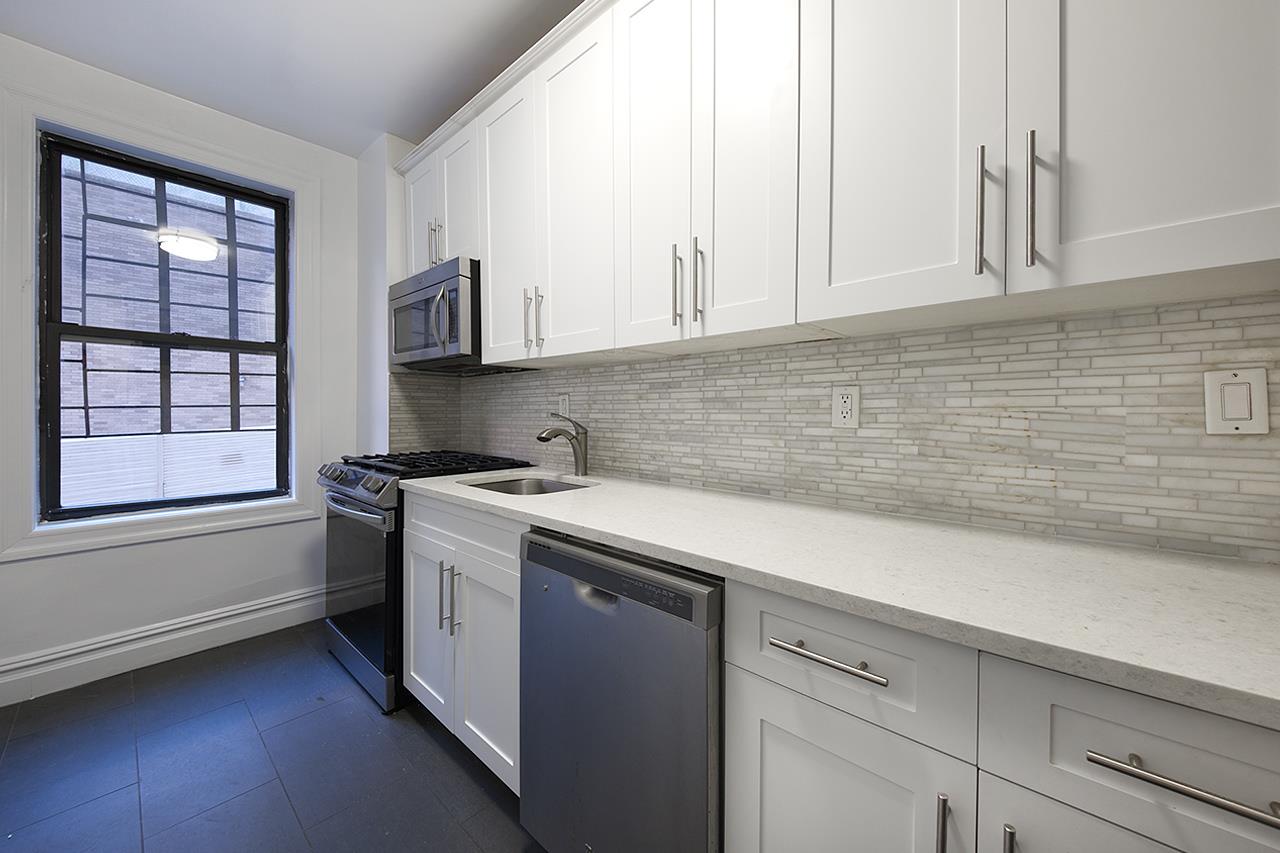 Photo 1 of 425 Riverside Drive 3-C, Morningside Heights, NYC, $5,750, Web #: 1088752756