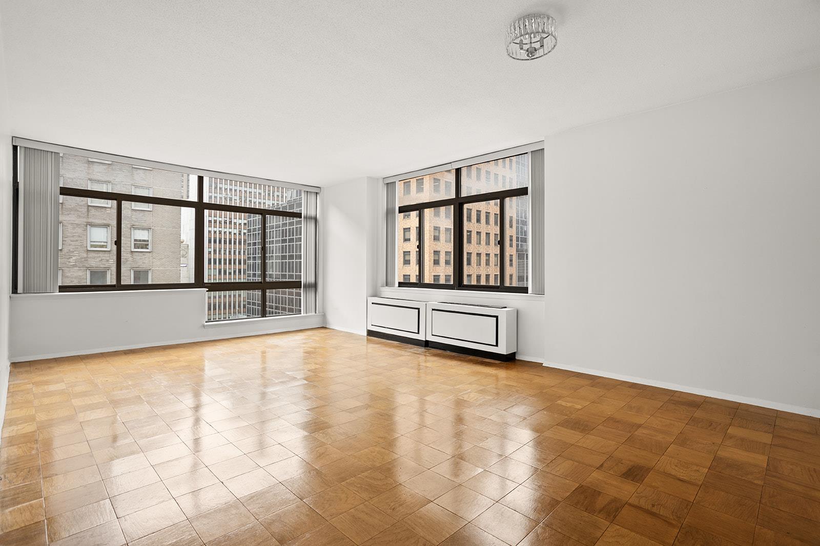 303 East 43rd Street 8B, Turtle Bay, Midtown East, NYC - 3 Bedrooms  
3 Bathrooms  
7 Rooms - 