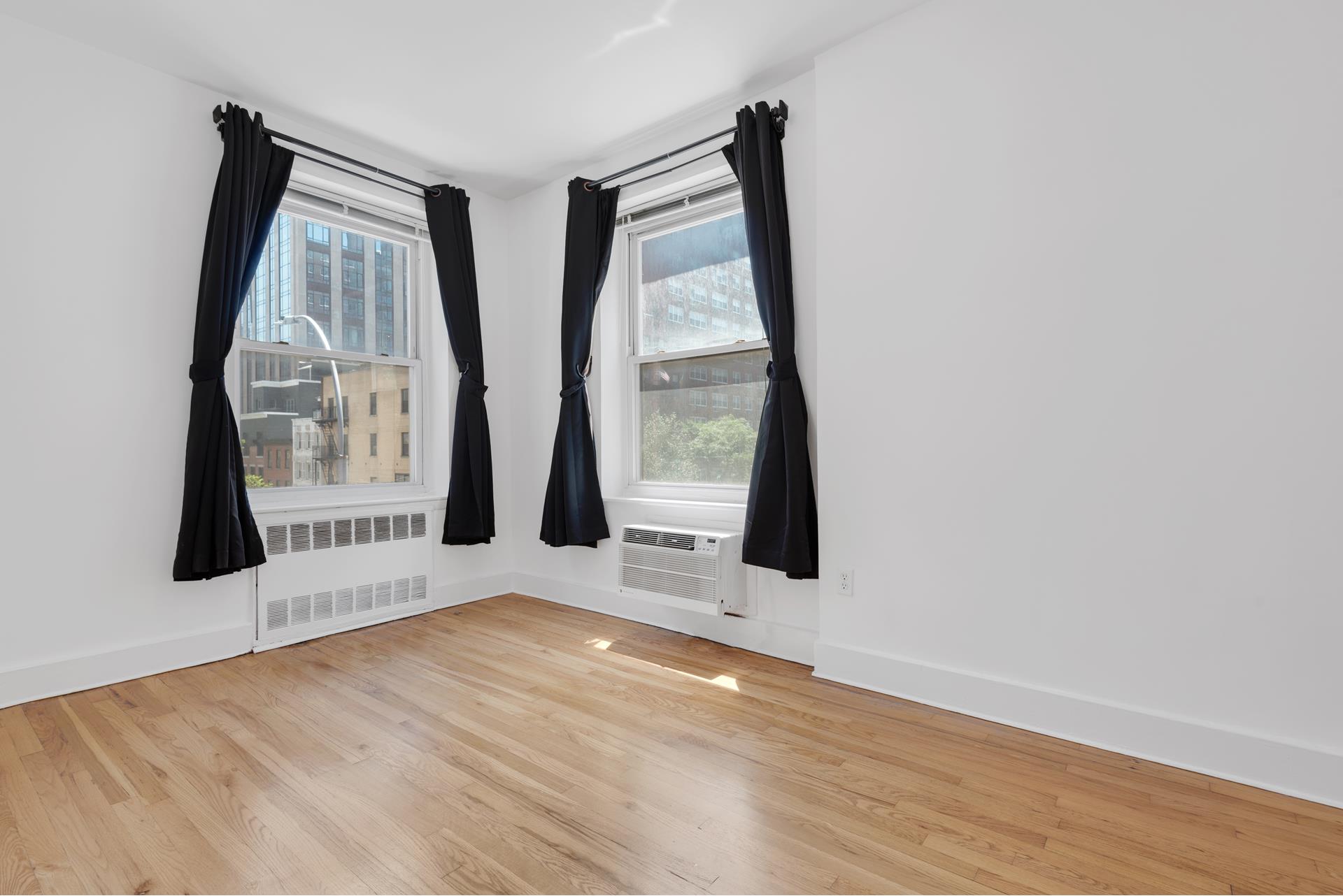 151 East 20th Street 3D, Gramercy Park, Downtown, NYC - 1 Bedrooms  
1 Bathrooms  
3 Rooms - 