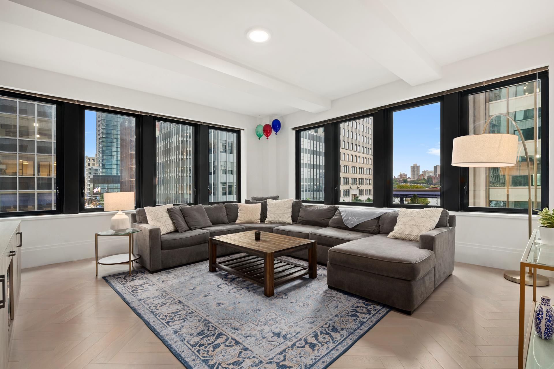 101 Wall Street 4B, Financial District, Downtown, NYC - 2 Bedrooms  
2.5 Bathrooms  
5 Rooms - 