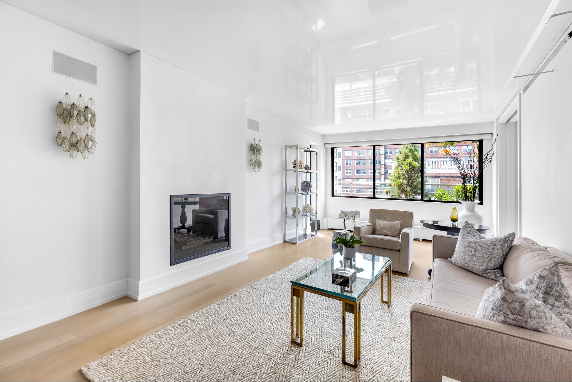 16 West 16th Street Phgs, Flatiron, Downtown, NYC - 2 Bedrooms  
2 Bathrooms  
4 Rooms - 