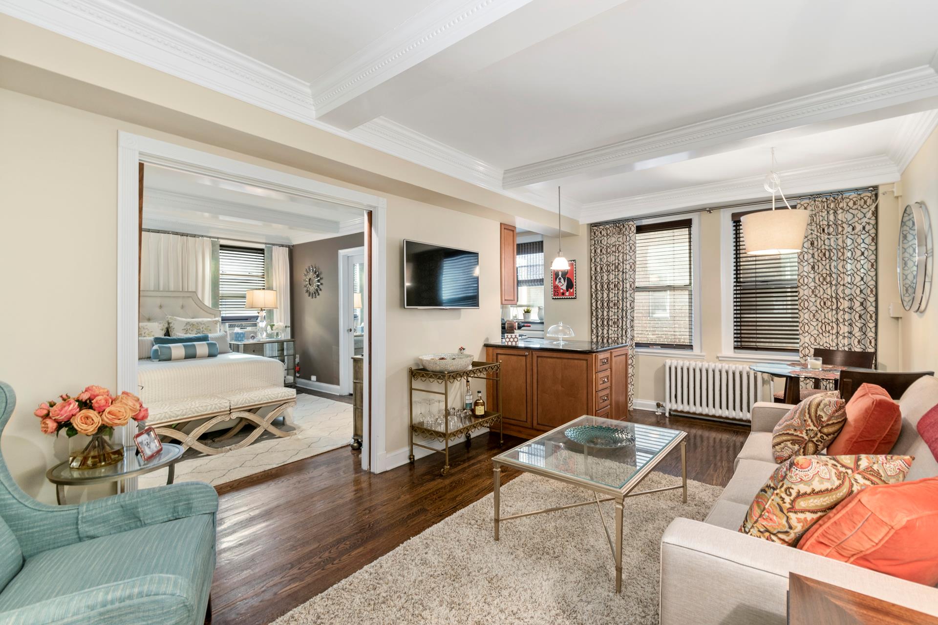 333 East 43rd Street 616, Turtle Bay, Midtown East, NYC - 1 Bedrooms  
1 Bathrooms  
3 Rooms - 