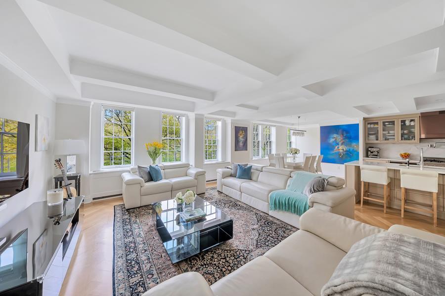 360 Central Park 4B, Upper West Side, Upper West Side, NYC - 4 Bedrooms  
4.5 Bathrooms  
7 Rooms - 