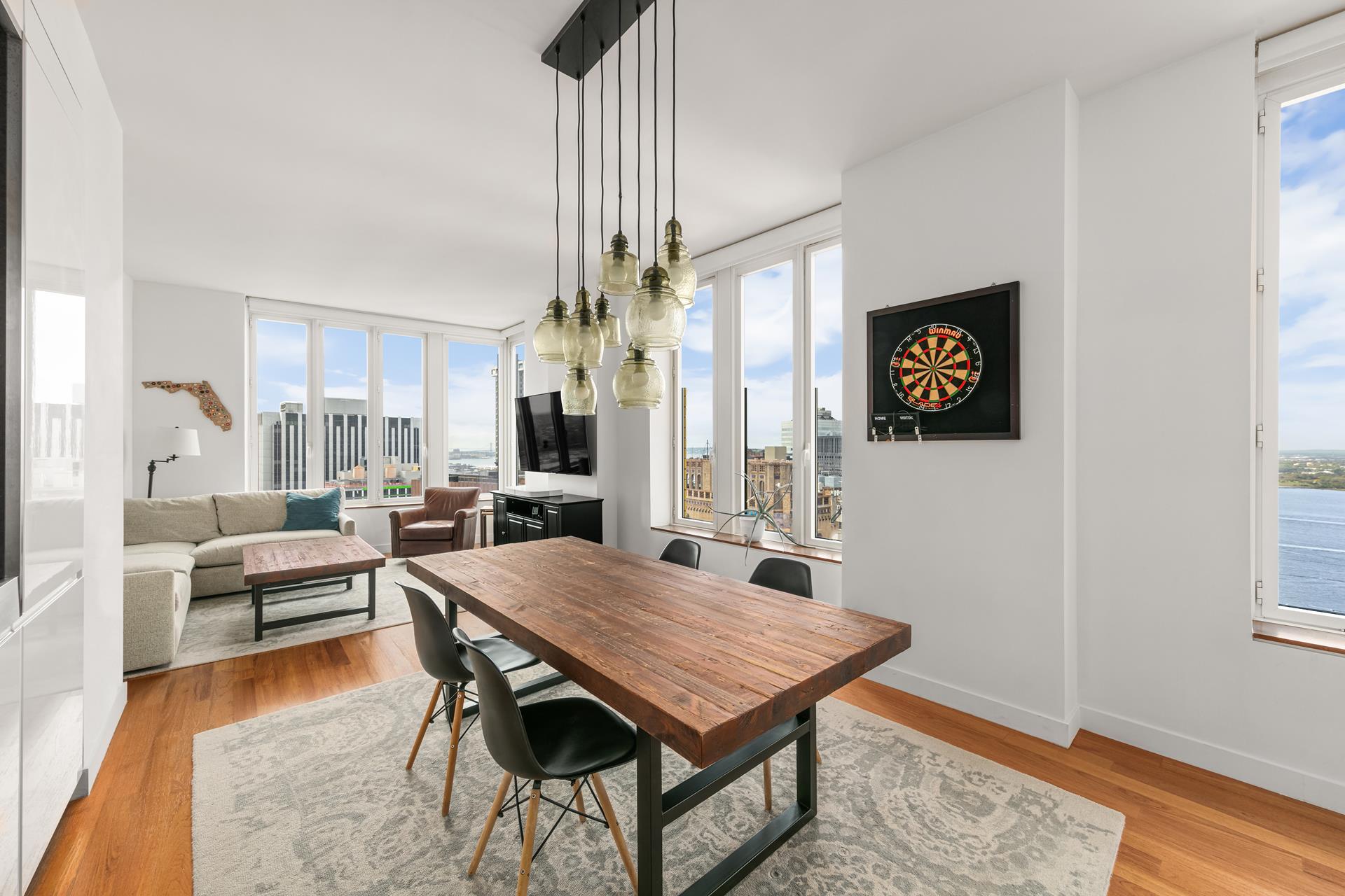 15 William Street 44A, Financial District, Downtown, NYC - 2 Bedrooms  
2 Bathrooms  
4 Rooms - 