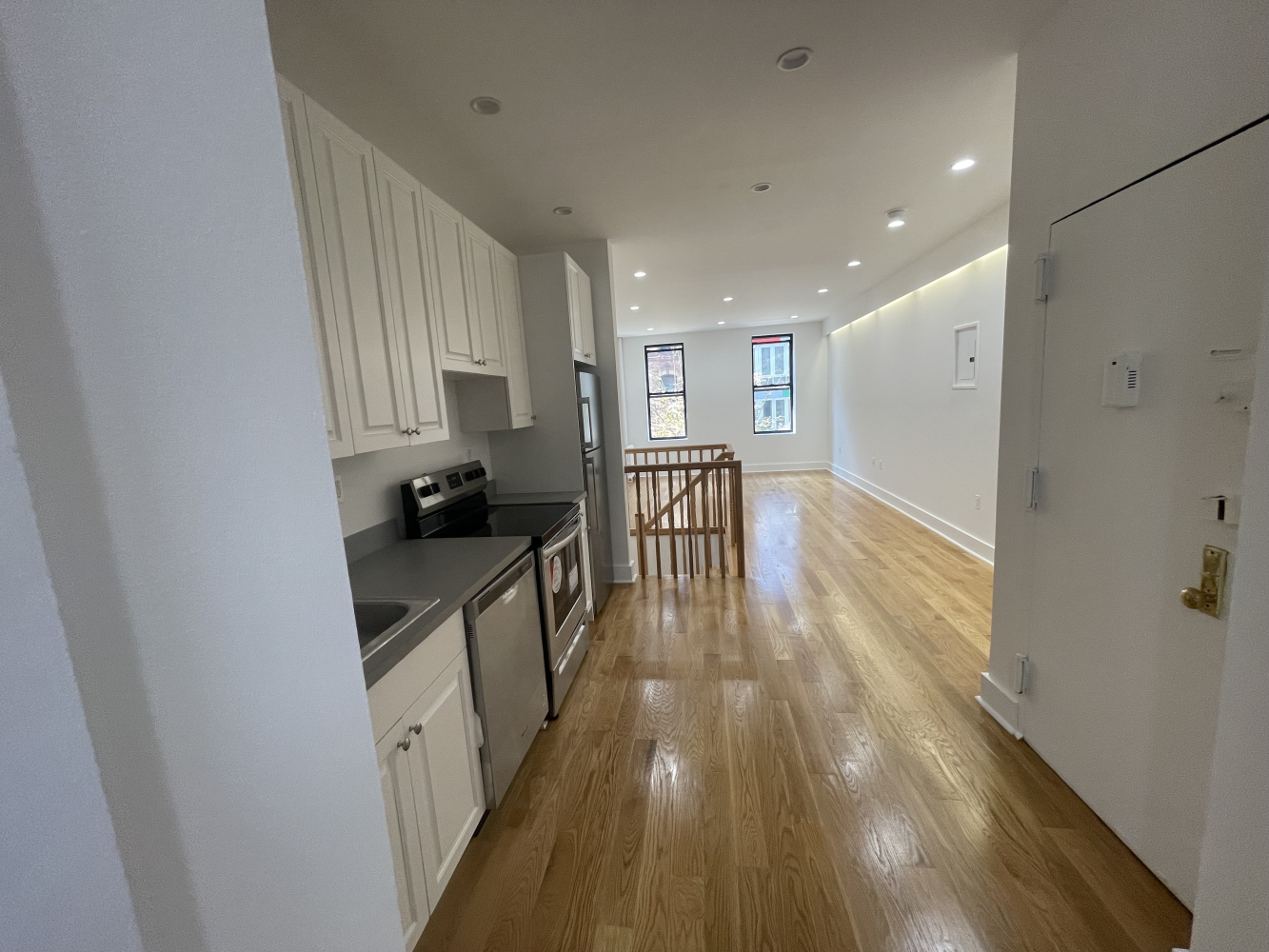 355 West 53rd Street 1E/2E, Hells Kitchen, Midtown West, NYC - 2 Bedrooms  
1.5 Bathrooms  
4 Rooms - 