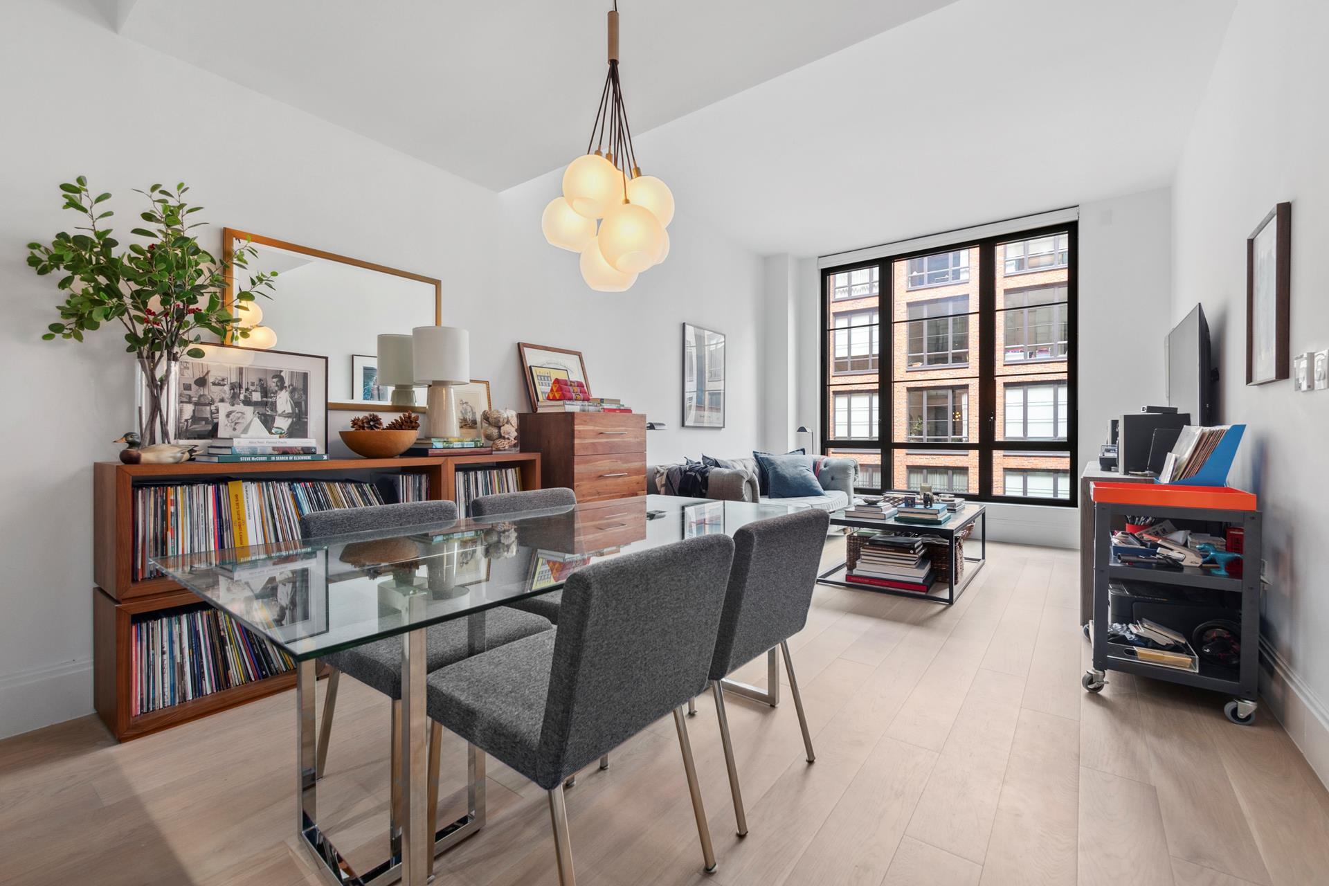 438 East 12th Street 4T, East Village, Downtown, NYC - 1 Bedrooms  
1.5 Bathrooms  
3 Rooms - 