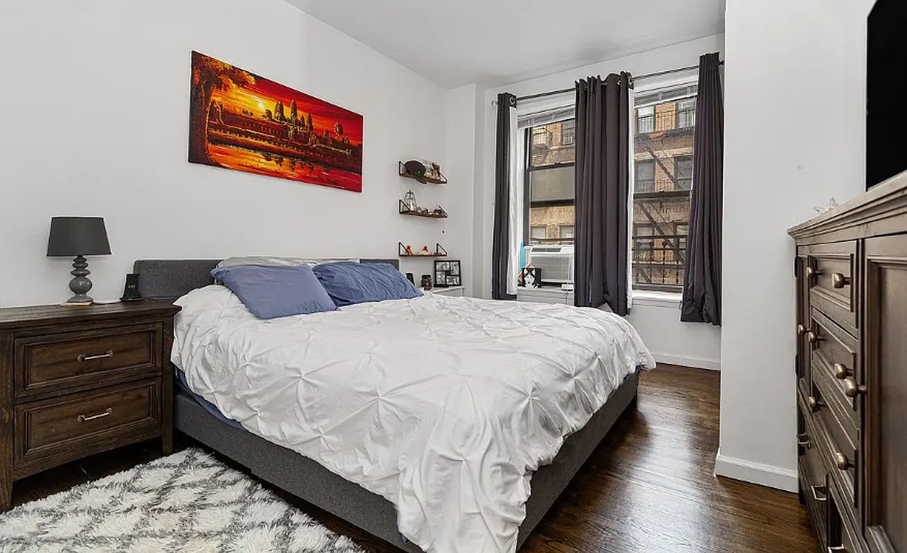 6 West 107th Street 6D, Upper West Side, Upper West Side, NYC - 4 Bedrooms  
2 Bathrooms  
8 Rooms - 