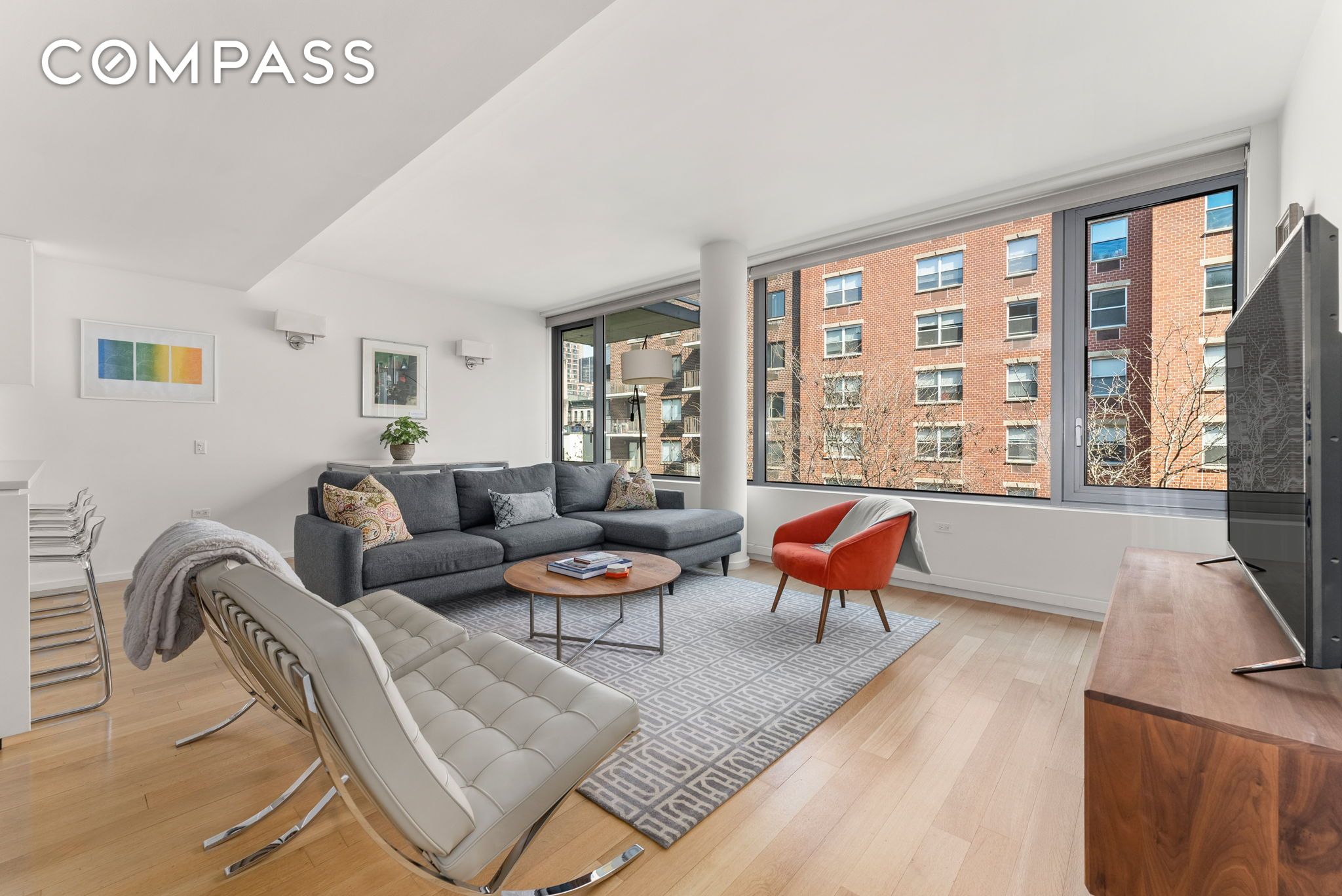 425 West 53rd Street 416, Hell S Kitchen, Midtown West, NYC - 3 Bedrooms  
3 Bathrooms  
6 Rooms - 