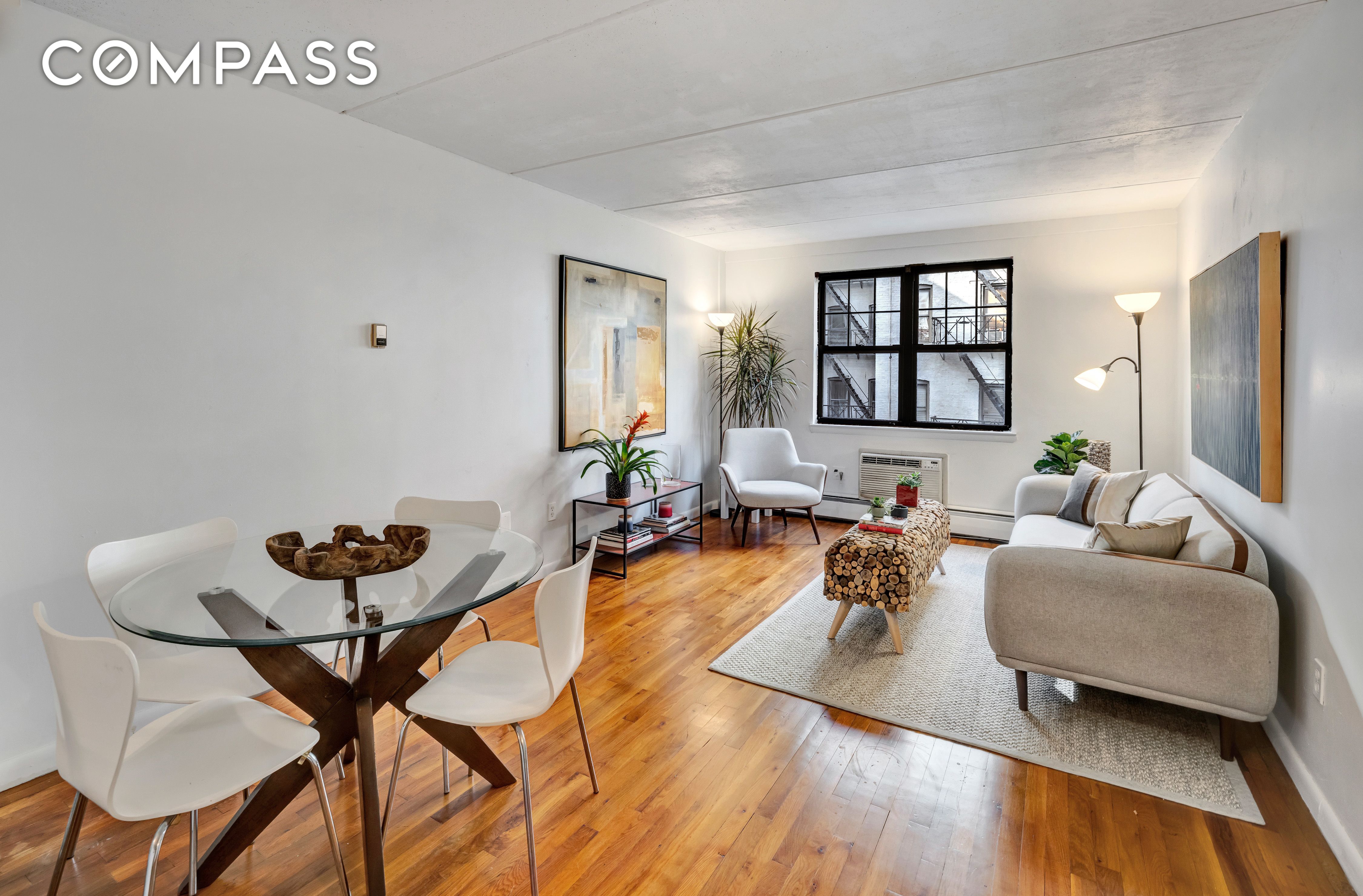 511 East 11th Street A3, East Village, Downtown, NYC - 3 Bedrooms  
2 Bathrooms  
5 Rooms - 