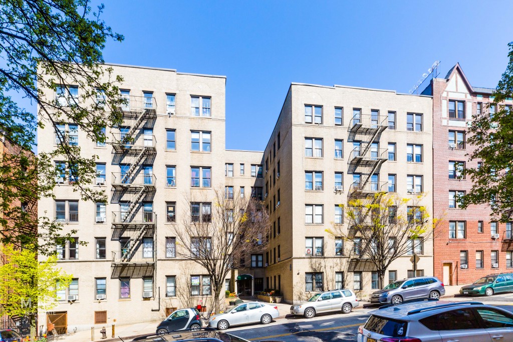 Photo 1 of 20 Seaman Avenue 2-G, Inwood, NYC, $2,900, Web #: 1089446902