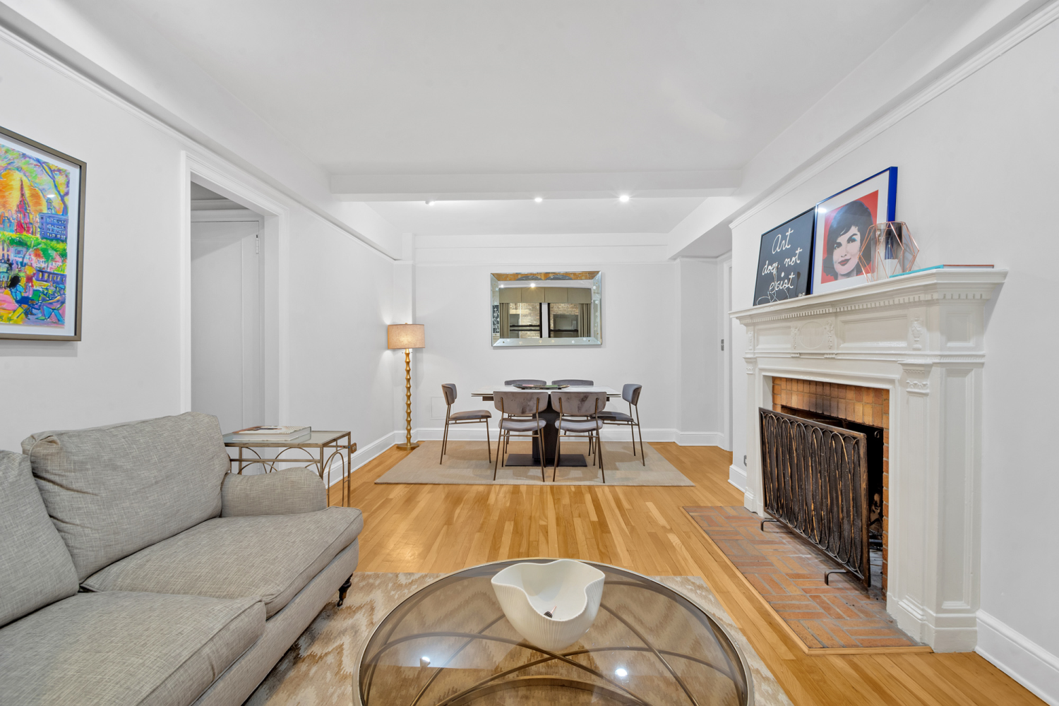 205 East 78th Street 7T, Lenox Hill, Upper East Side, NYC - 2 Bedrooms  
1 Bathrooms  
5 Rooms - 