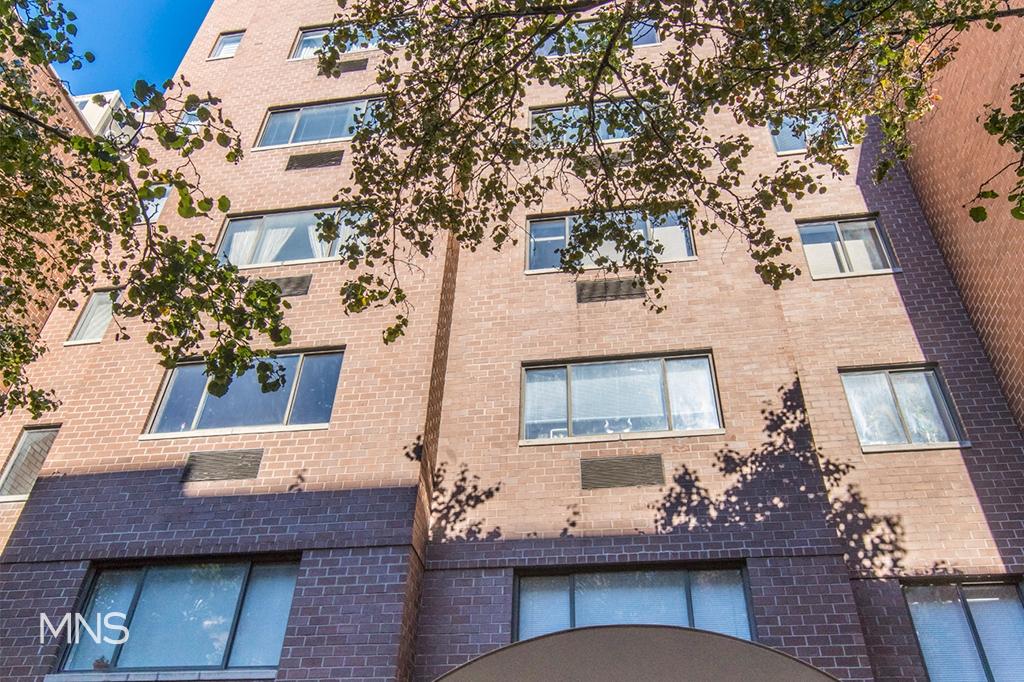 345 West 30th Street 1-A, Chelsea, Downtown, NYC - 3 Bedrooms  
2 Bathrooms  
5 Rooms - 