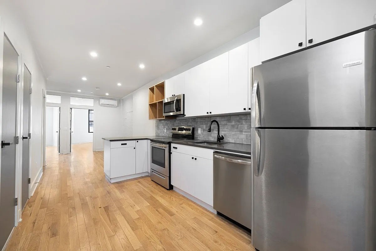 356 Bowery 2A, Noho, Downtown, NYC - 3 Bedrooms  
2 Bathrooms  
5 Rooms - 