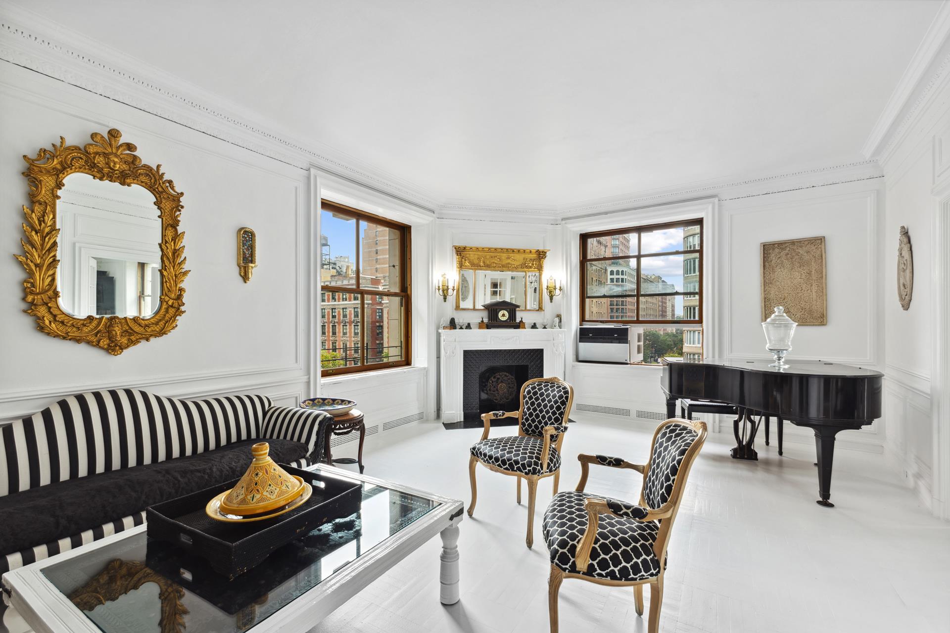 225 West 86th Street 301, Upper West Side, Upper West Side, NYC - 4 Bedrooms  
3 Bathrooms  
9 Rooms - 