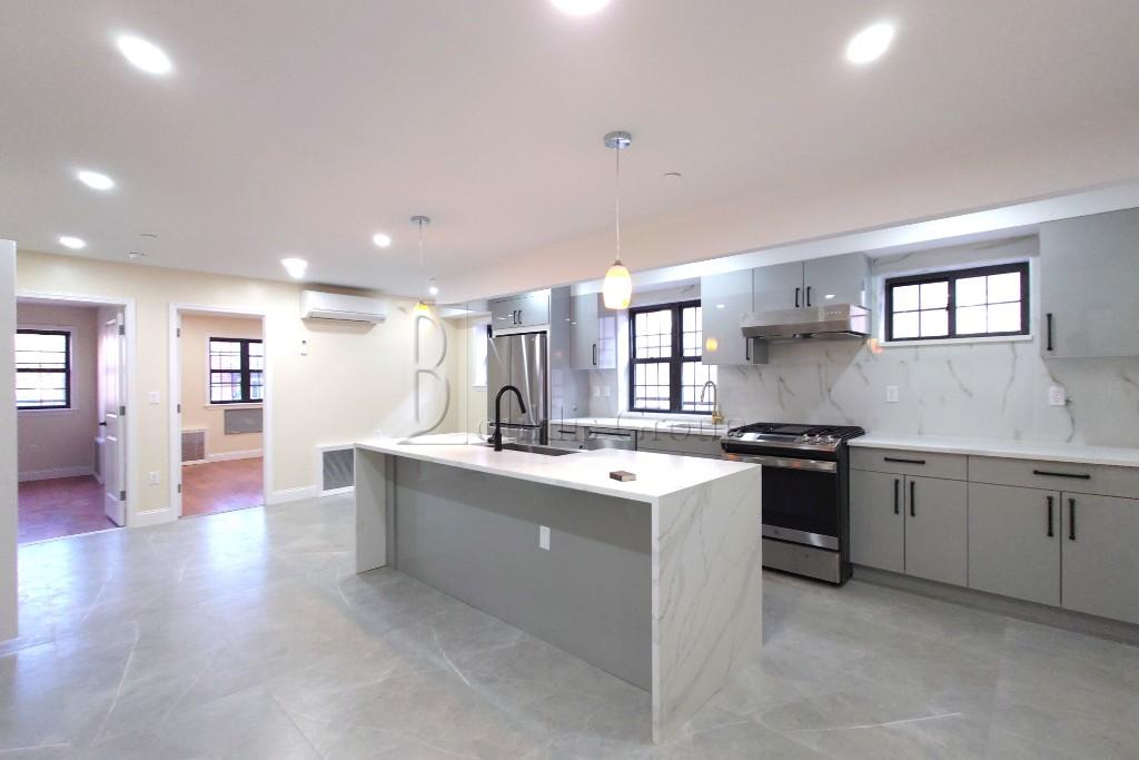 32-48 42nd Street Duplex, Astoria, Queens, New York - 4 Bedrooms  
3 Bathrooms  
8 Rooms - 