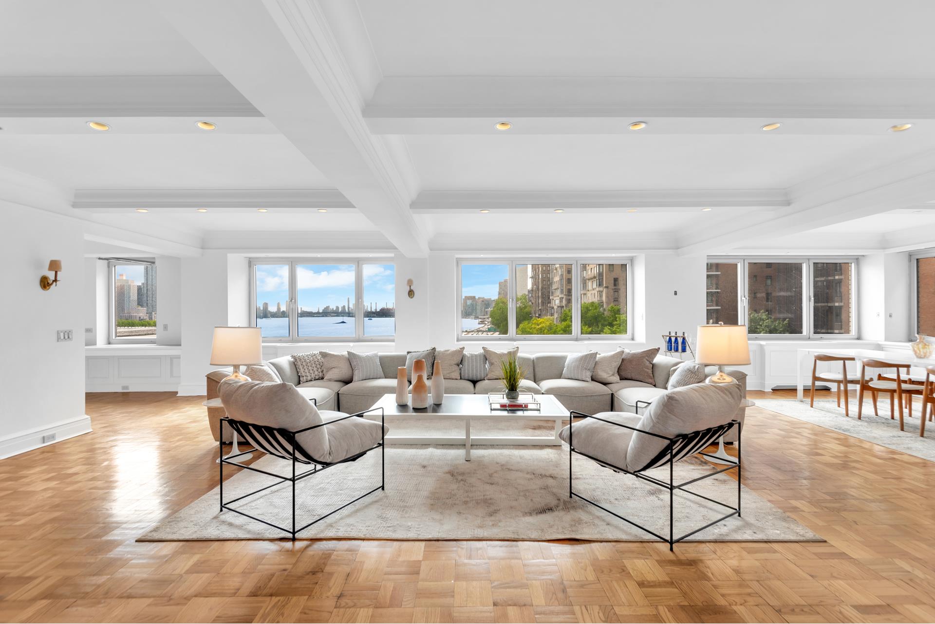 45 Sutton Place 4Mn, Sutton Place, Midtown East, NYC - 3 Bedrooms  
3.5 Bathrooms  
8 Rooms - 