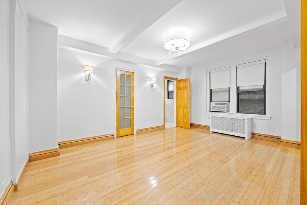 321 East 54th Street 2J, Sutton Place, Midtown East, NYC - 1 Bathrooms  
2 Rooms - 