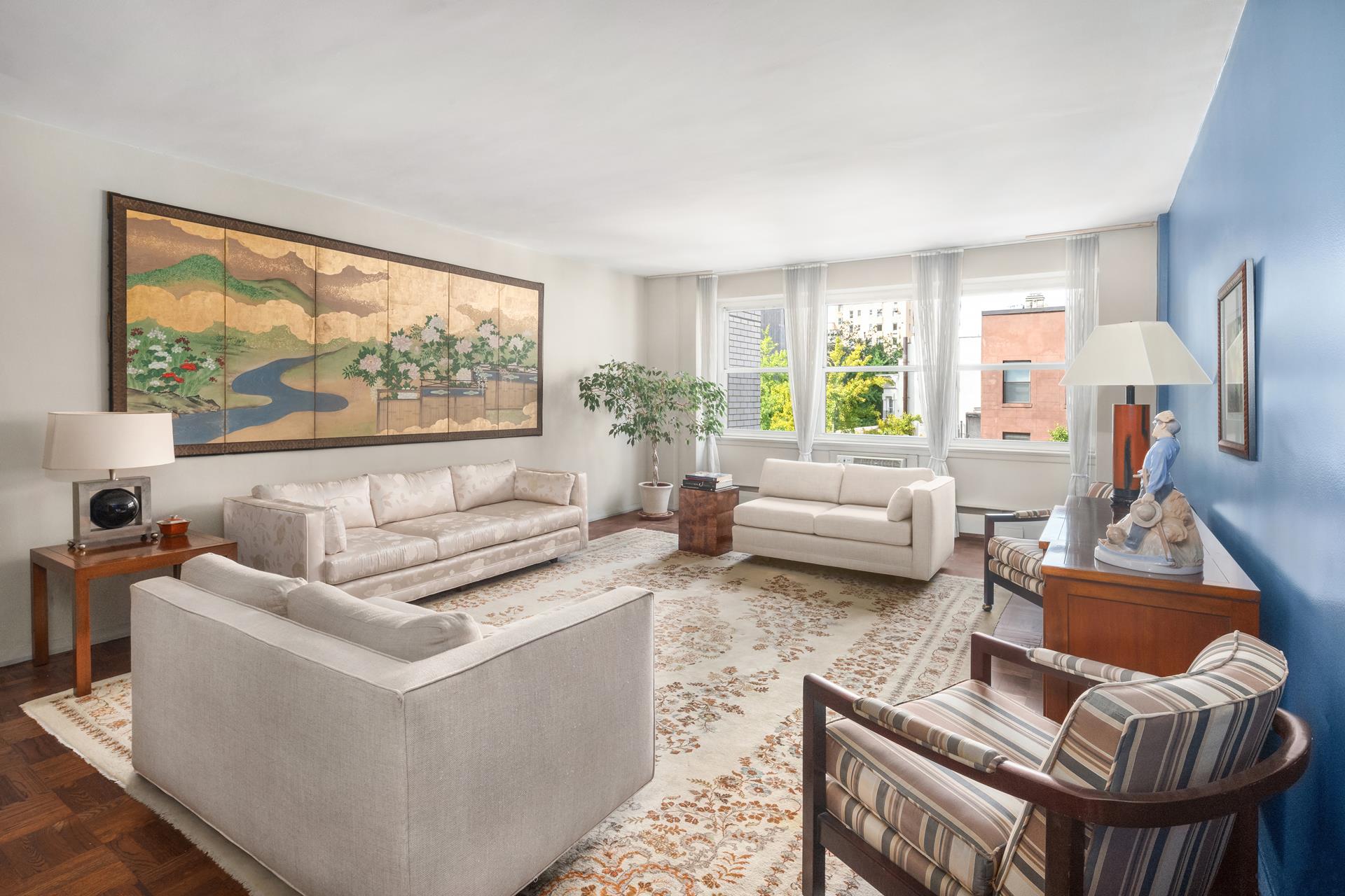 35 East 75th Street 6C, Lenox Hill, Upper East Side, NYC - 2 Bedrooms  
2.5 Bathrooms  
5 Rooms - 