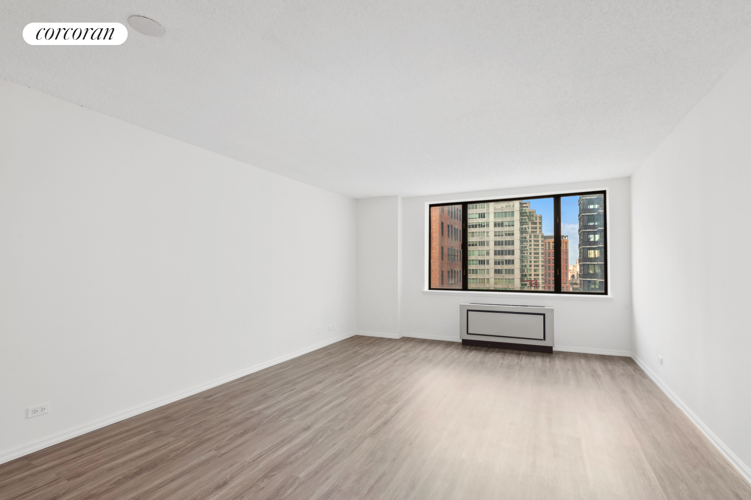 30 West 61st Street 20E, Lincoln Square, Upper West Side, NYC - 1 Bedrooms  
1 Bathrooms  
3 Rooms - 