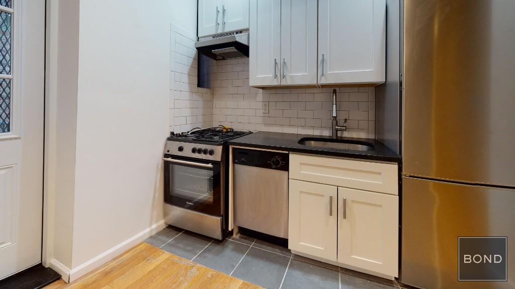 334 East 78th Street 3, Upper East Side, Upper East Side, NYC - 2 Bedrooms  
1 Bathrooms  
4 Rooms - 